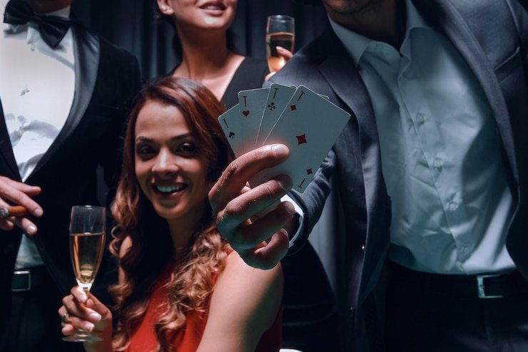 pk 789 Mobile app mein kya milta hai